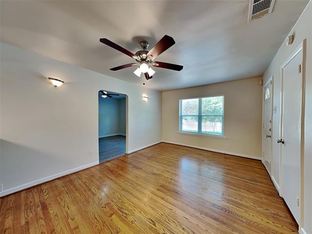 1002 Noble Ave in Carrollton, TX - Building Photo - Building Photo