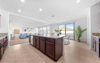 4790 Preston St in Jurupa Valley, CA - Foto de edificio - Building Photo