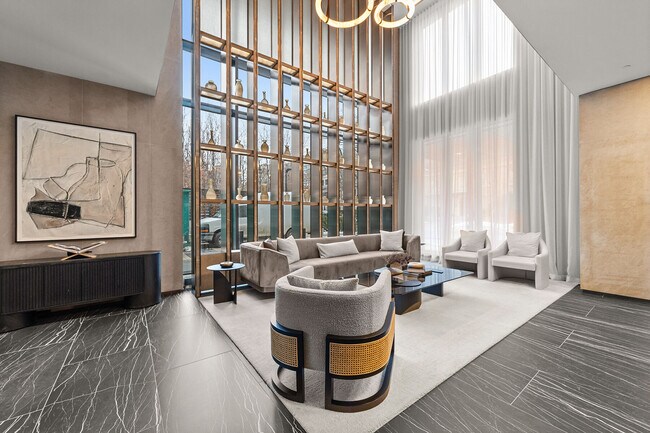 2 Forest Hill Rd in Toronto, ON - Building Photo - Building Photo