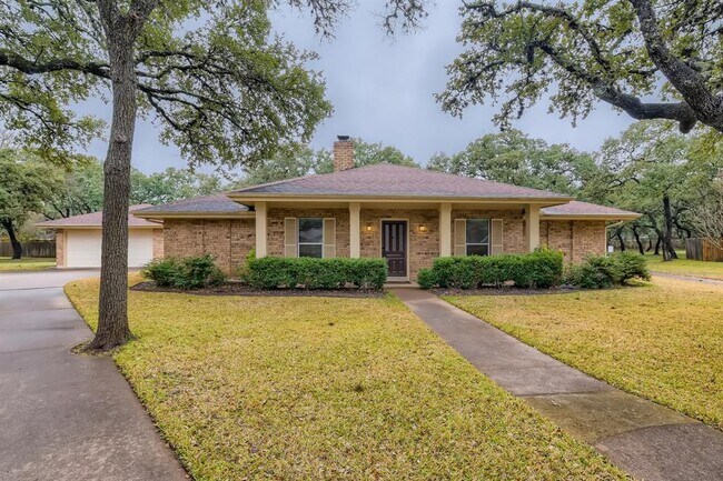 6811 Hitching Post Cir in Austin, TX - Building Photo - Building Photo