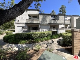 9 Willowcrest Ln in Pomona, CA - Building Photo