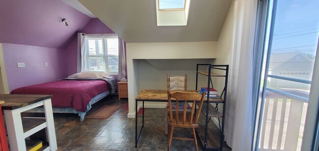 323 W Twelfth St in Traverse City, MI - Building Photo - Building Photo