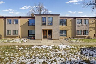 66 Banner Ct in Evesham, NJ - Building Photo