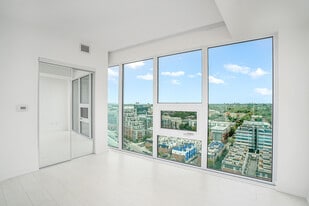 19 Western Battery Rd in Toronto, ON - Building Photo