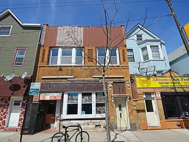 property at 1922 W 47th St