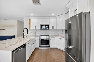 7306 Spinnaker Bay Dr in Greenacres, FL - Building Photo