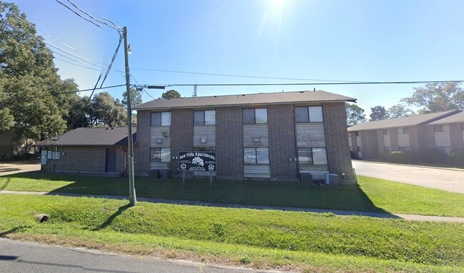 property at 1305 E Bayou Rd