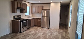 1191 W Michelle Way in Rushville, IN - Building Photo