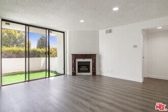 9055 Alcott St in Los Angeles, CA - Building Photo - Building Photo