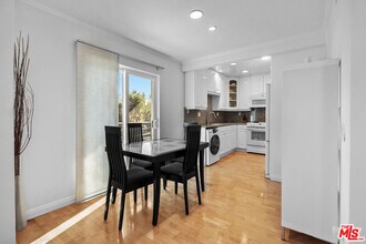 1515 S Beverly Dr in Los Angeles, CA - Foto de edificio - Building Photo