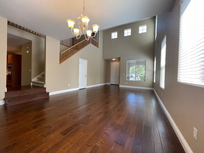 1093 Huntly Dr in Folsom, CA - Building Photo - Building Photo
