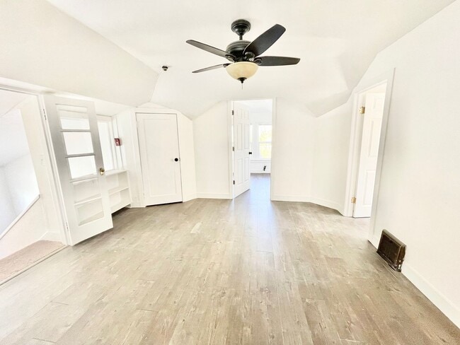 1411 W 9th Ave