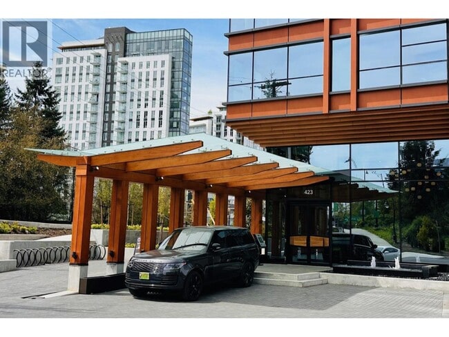 423 6th St in West Vancouver, BC - Building Photo - Building Photo