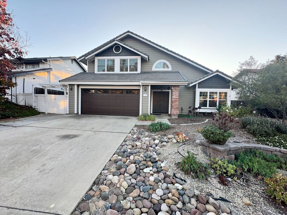 3744 Via Picante in La Mesa, CA - Building Photo