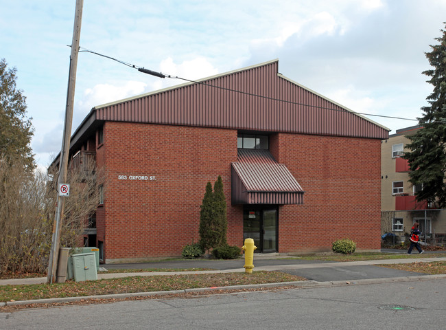 583 Oxford St in Oshawa, ON - Building Photo - Building Photo