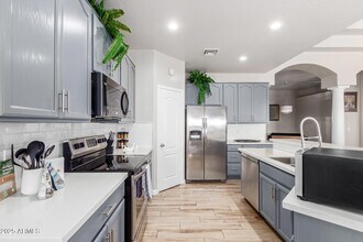 8632 S 10th Ln in Phoenix, AZ - Building Photo - Building Photo