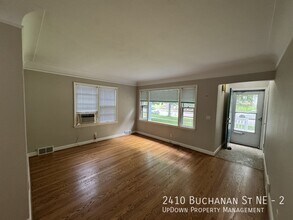 2410 Buchanan St NE in Minneapolis, MN - Building Photo - Building Photo