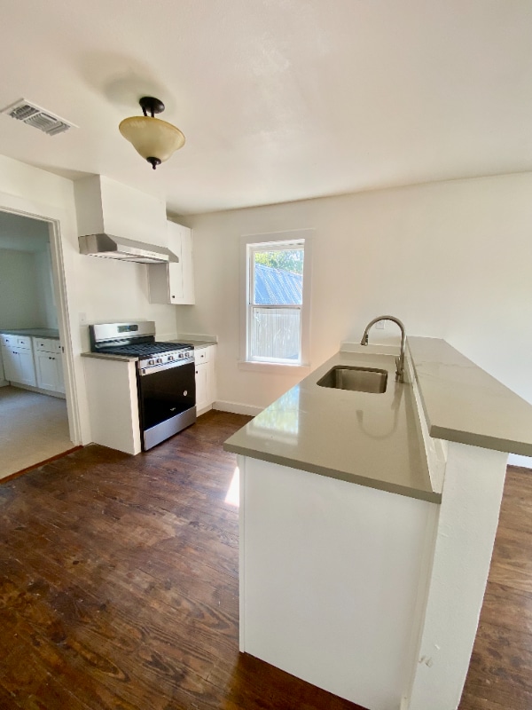 414 Orange Ave in New Braunfels, TX - Building Photo - Building Photo