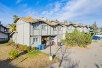 7172 Coach Hill Rd SW in Calgary, AB - Building Photo - Building Photo