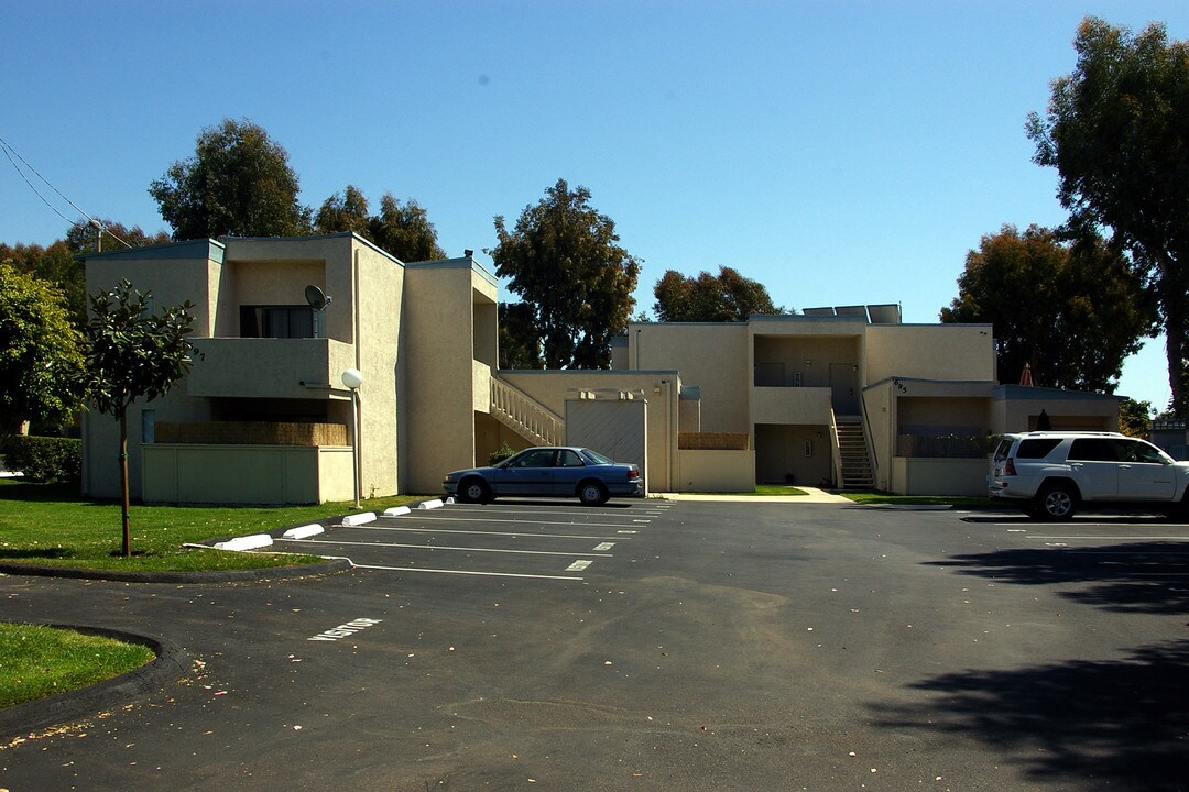 Magnolia Manor in Carlsbad, CA - Building Photo