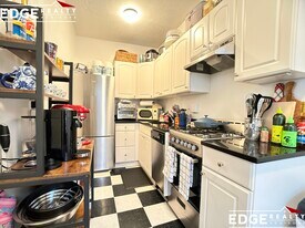 120 Brainerd Rd, Unit 12 in Boston, MA - Building Photo