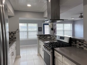 6486 Alisa Ln in Houston, TX - Building Photo - Building Photo