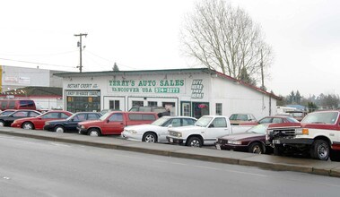 Sam's Good Rv Park in Vancouver, WA - Foto de edificio - Building Photo