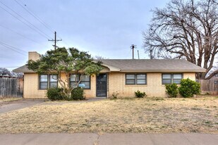 4940 7th St in Lubbock, TX - Building Photo