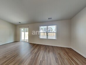 1370 John Swann St in Navassa, NC - Foto de edificio - Building Photo