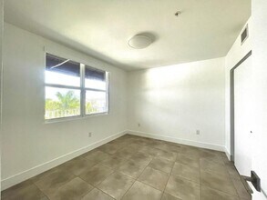 3455 NE 5th Ave in Oakland Park, FL - Building Photo - Building Photo