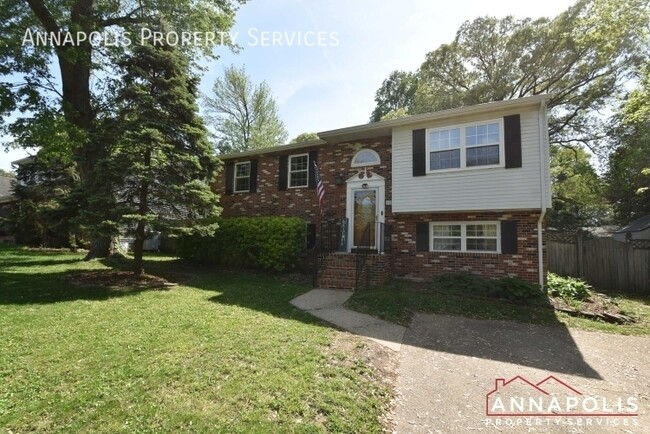 property at 1119 Crestview Dr