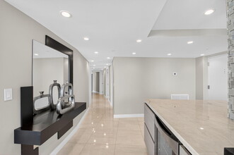 3400 S Ocean Blvd in Palm Beach, FL - Building Photo - Building Photo
