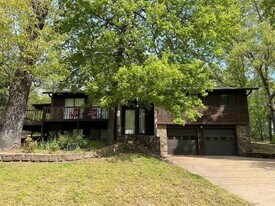 14 London Dr in Bella Vista, AR - Building Photo