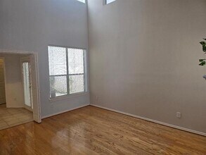 5940 Rosebud Dr in Dallas, TX - Building Photo - Building Photo