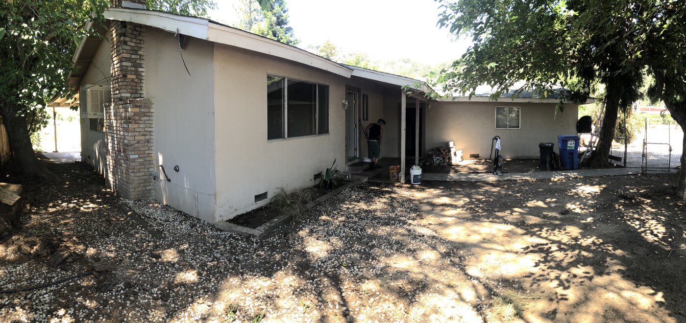 115 Lakeland St in Clearlake Oaks, CA - Building Photo