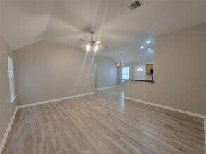 8935 Windfern Trace Dr in Houston, TX - Foto de edificio - Building Photo