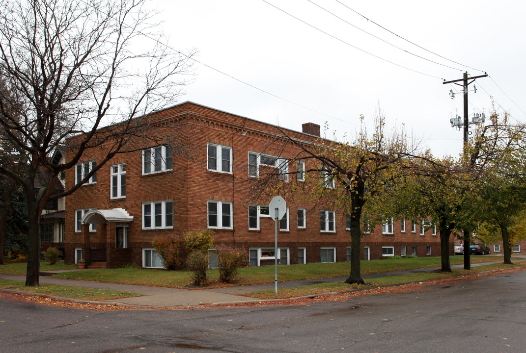 3655 Harriet Ave S in Minneapolis, MN - Foto de edificio