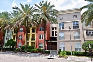 2402 W Azeele St in Tampa, FL - Building Photo
