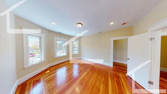 27 Champney St, Unit 1 in Boston, MA - Building Photo