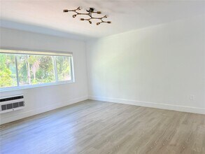 9270 E Bay Harbor Dr in Bay Harbor Islands, FL - Building Photo - Building Photo