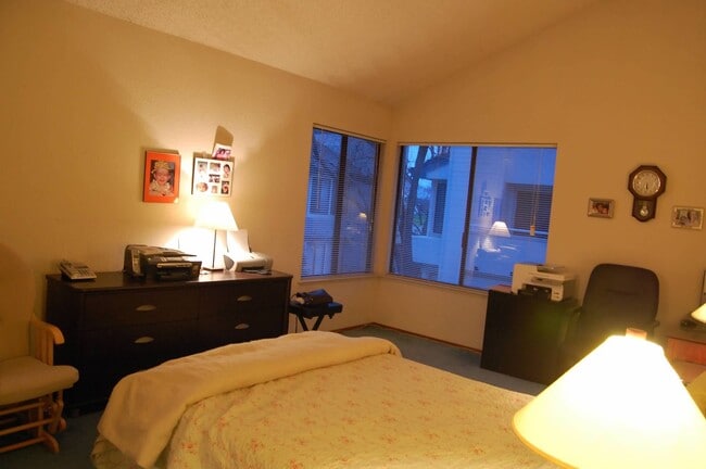 6434 Buena Vista Dr, Unit B in Newark, CA - Building Photo - Building Photo