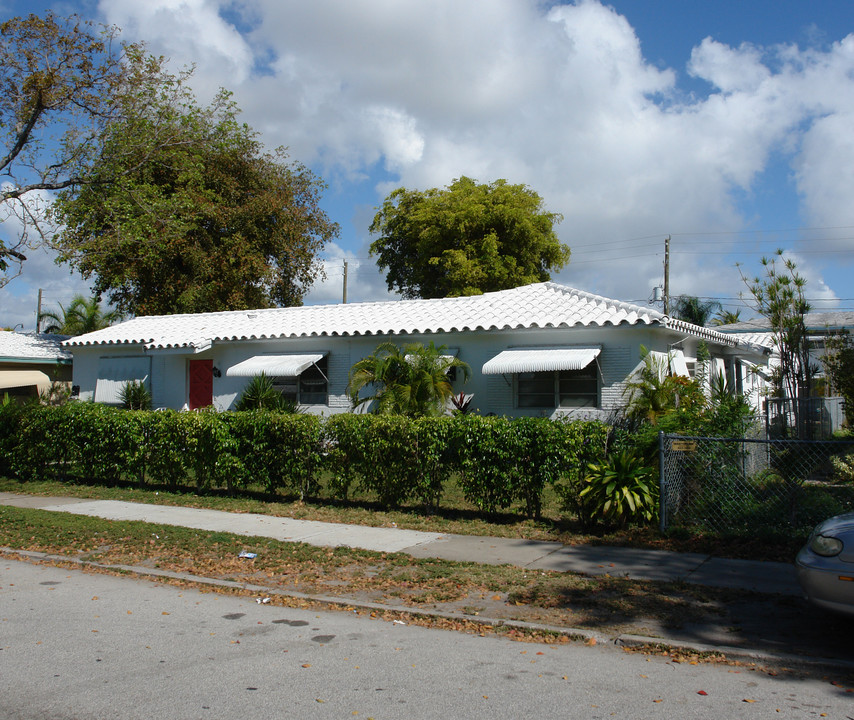 1727 Fletcher St in Hollywood, FL - Foto de edificio