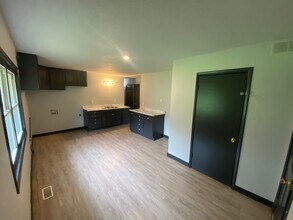908 Shasta Dr in Danville, IL - Building Photo - Building Photo