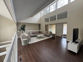 192 Kings Row NE in Marietta, GA - Building Photo