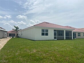 2974 Royal Gardens Ave in Ft. Myers, FL - Building Photo - Building Photo
