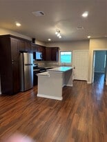 6539 Crestford Ln in Pasadena, TX - Building Photo