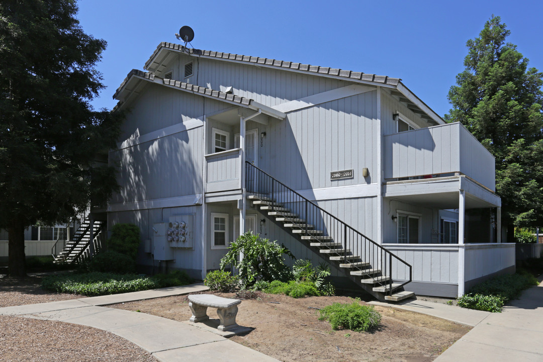 Willowbrook II in Merced, CA - Building Photo