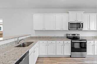 112 Paradise Cyn Dr in Jarrell, TX - Building Photo - Building Photo