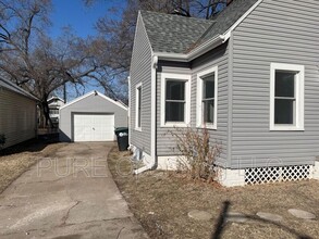 4328 N 41st St in Omaha, NE - Foto de edificio - Building Photo