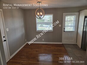 1240 SW 31st St in Topeka, KS - Building Photo - Building Photo